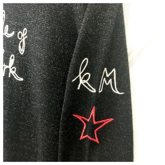 Elegant Black Crew Neck Sweater with New York Script - Picture 4 of 4